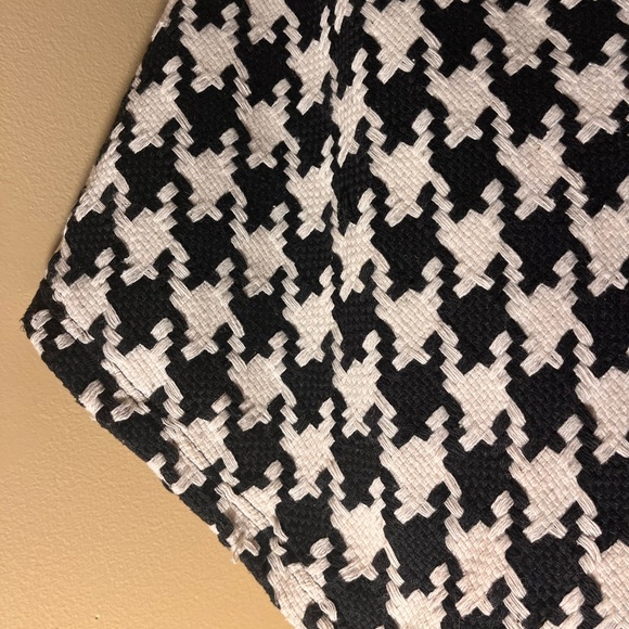 Last Kiss Black and White Houndstooth Jacket - Picture 5 of 6